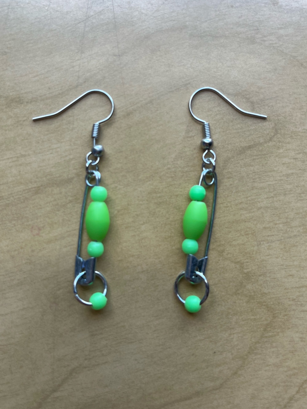Neon Green Bead Jewelry Set - Necklace, Bracelet & Earrings - Picture 5 of 6